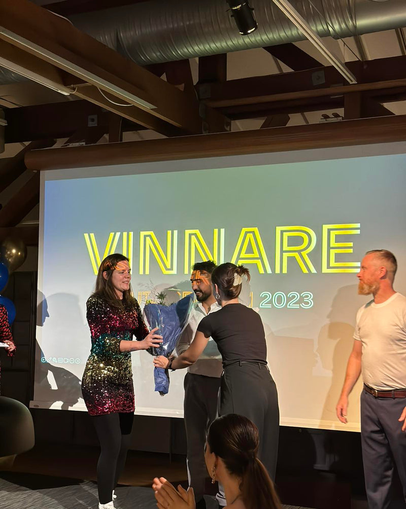 En bild på våra medarbetare på scen när de tog emot pris för Sveriges bästa butiksbageri 2023