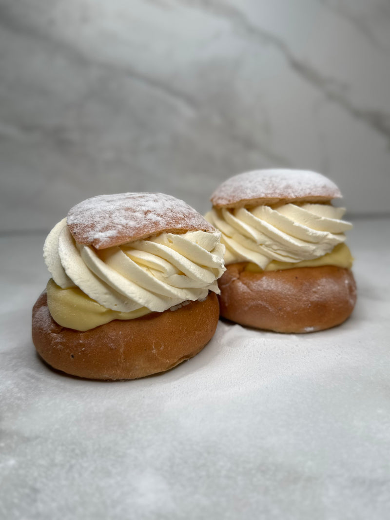 Vaniljsemla fotad från sidan